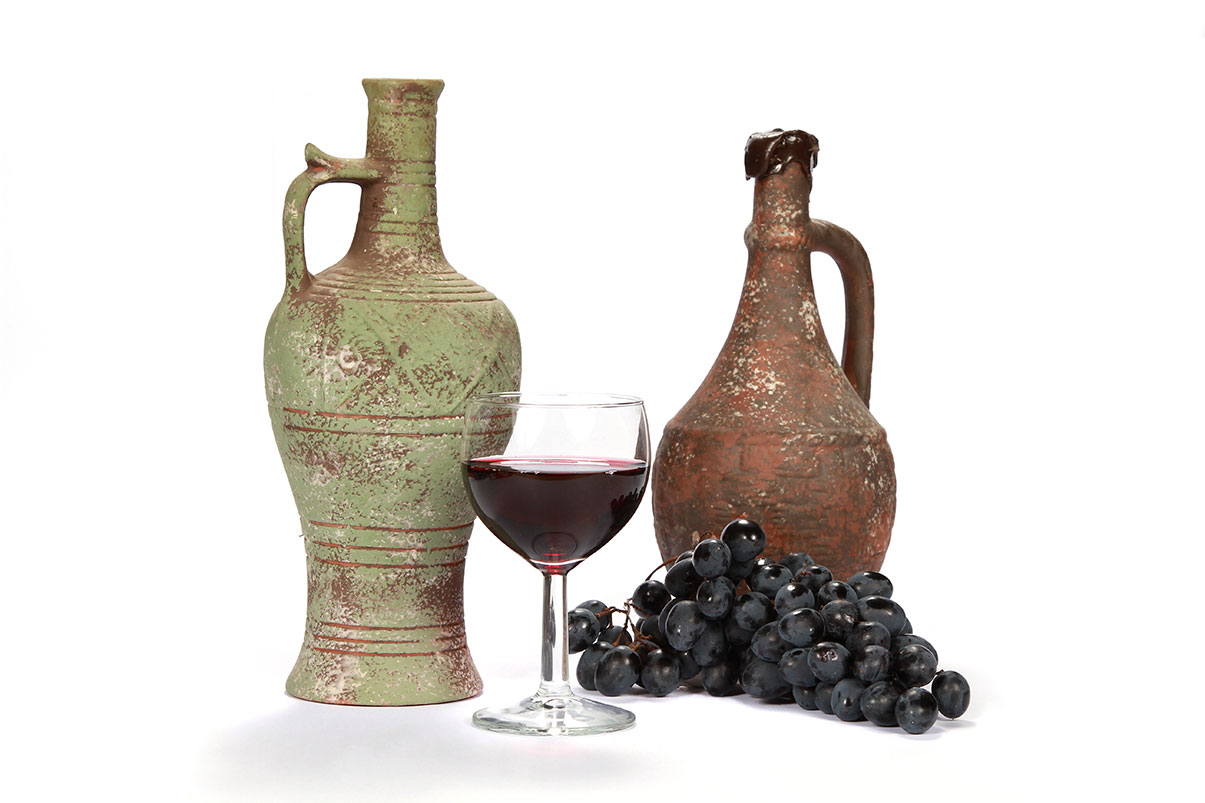 Vasijas de barro para almacenar vino